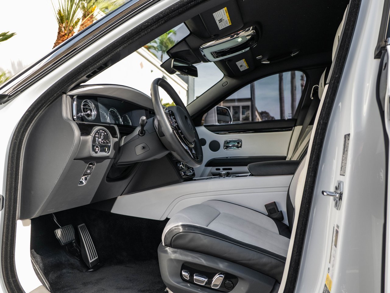 Used 2022 Rolls-Royce Ghost image 22