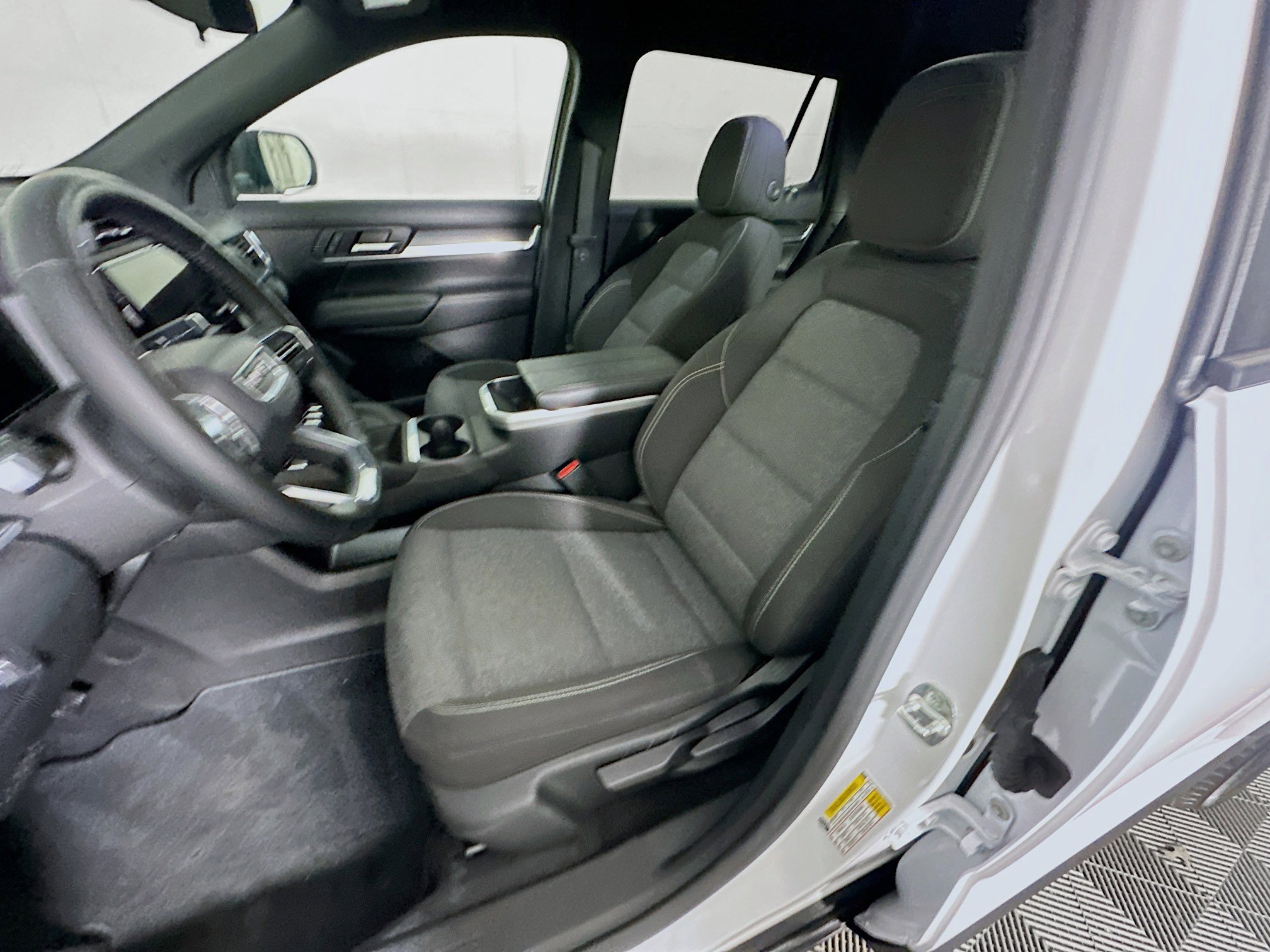 Used 2025 GMC Terrain Elevation image 13