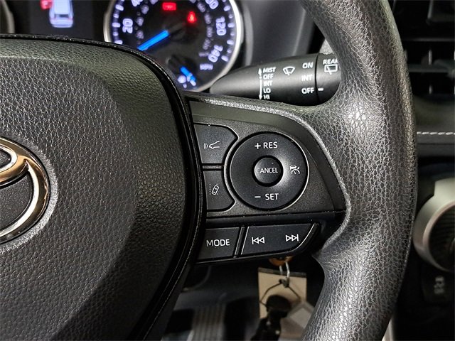 Used 2022 Toyota RAV4 LE image 25