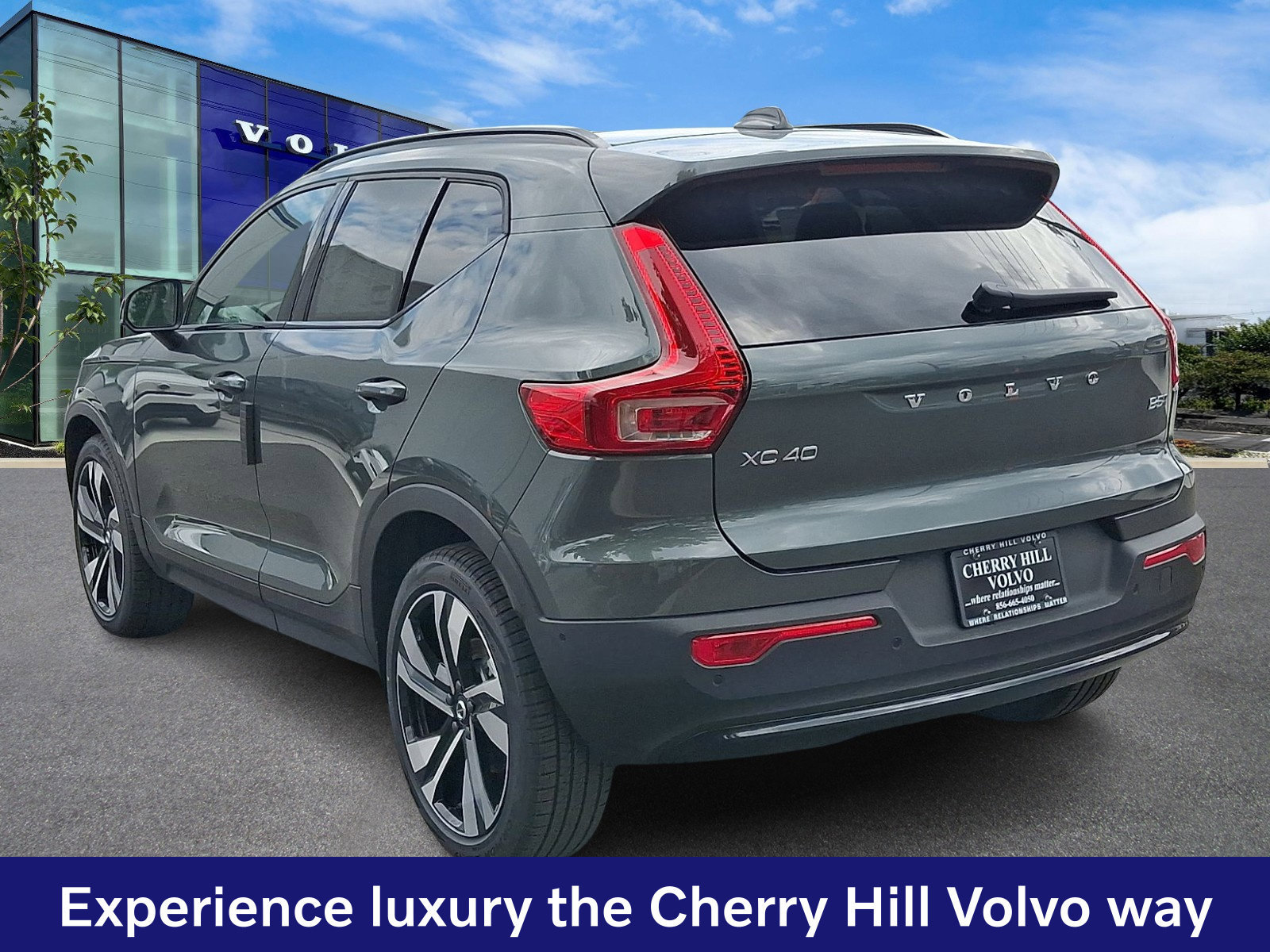New 2026 Volvo XC40 B5 Ultra w/ Climate Package AWD/4WD image 3