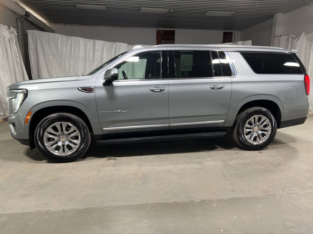 Used 2025 GMC Yukon XL Denali image 4