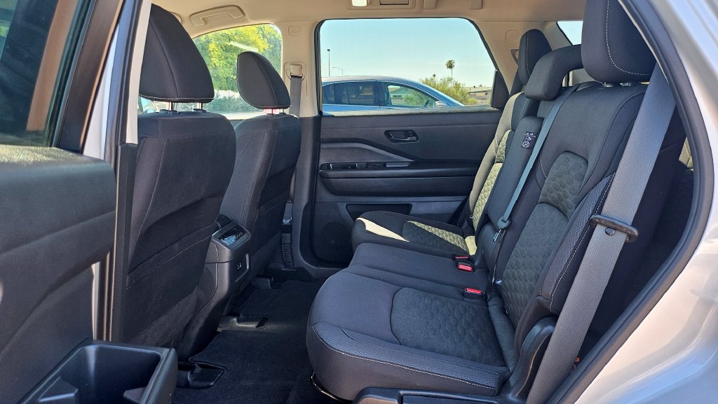 Used 2023 Nissan Pathfinder SV AWD/4WD image 22