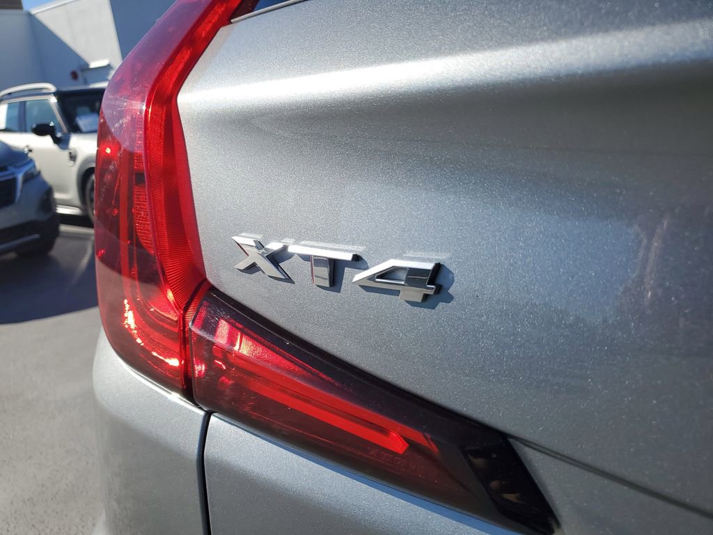 Used 2024 Cadillac XT4 Premium Luxury image 7