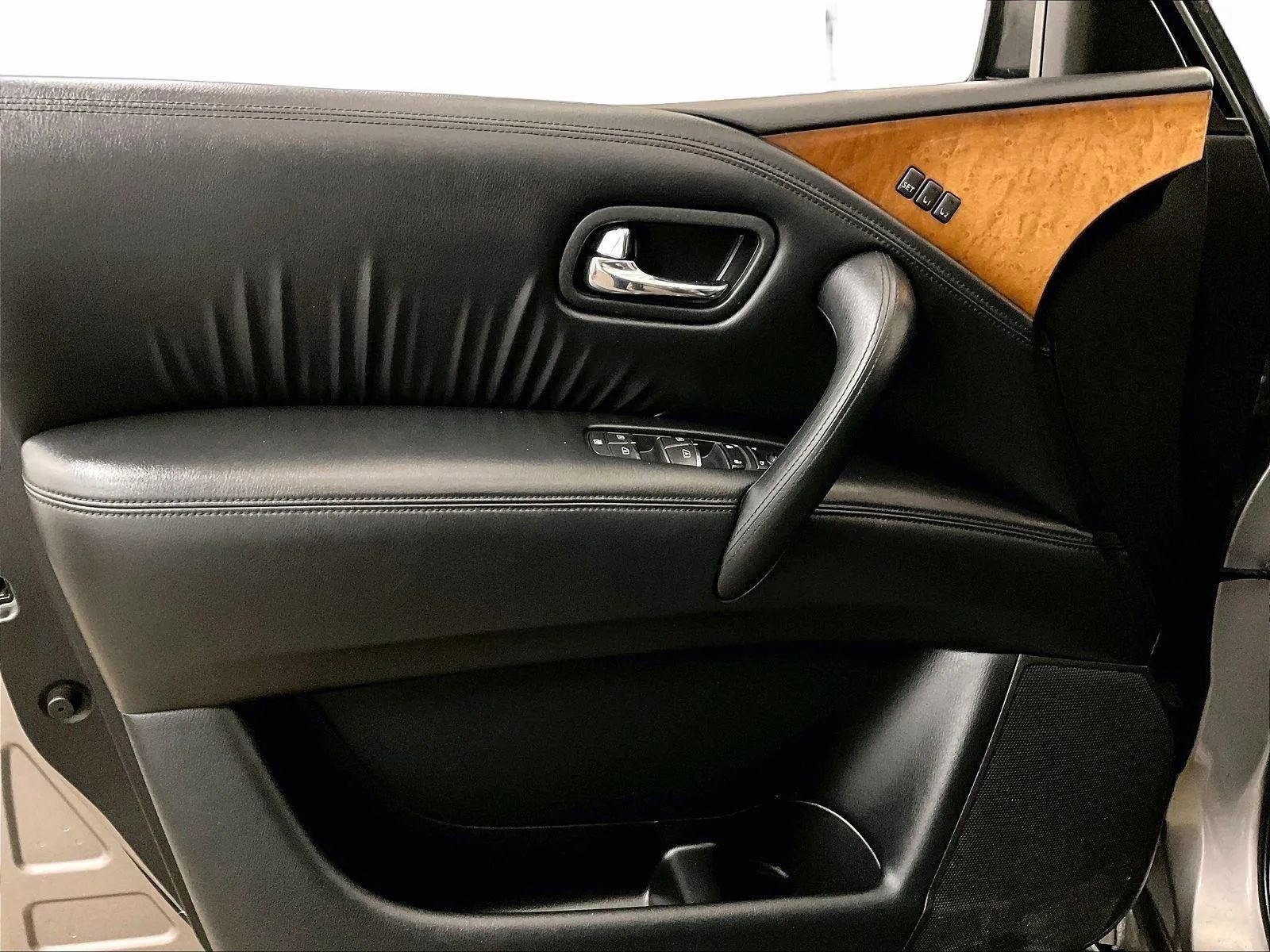 Used 2014 INFINITI QX80 2WD w/ Theater Package image 23