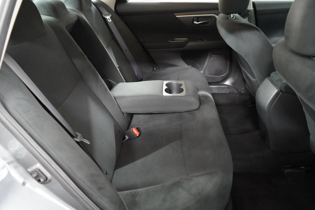 Used 2015 Nissan Altima 2.5 SV FWD image 19