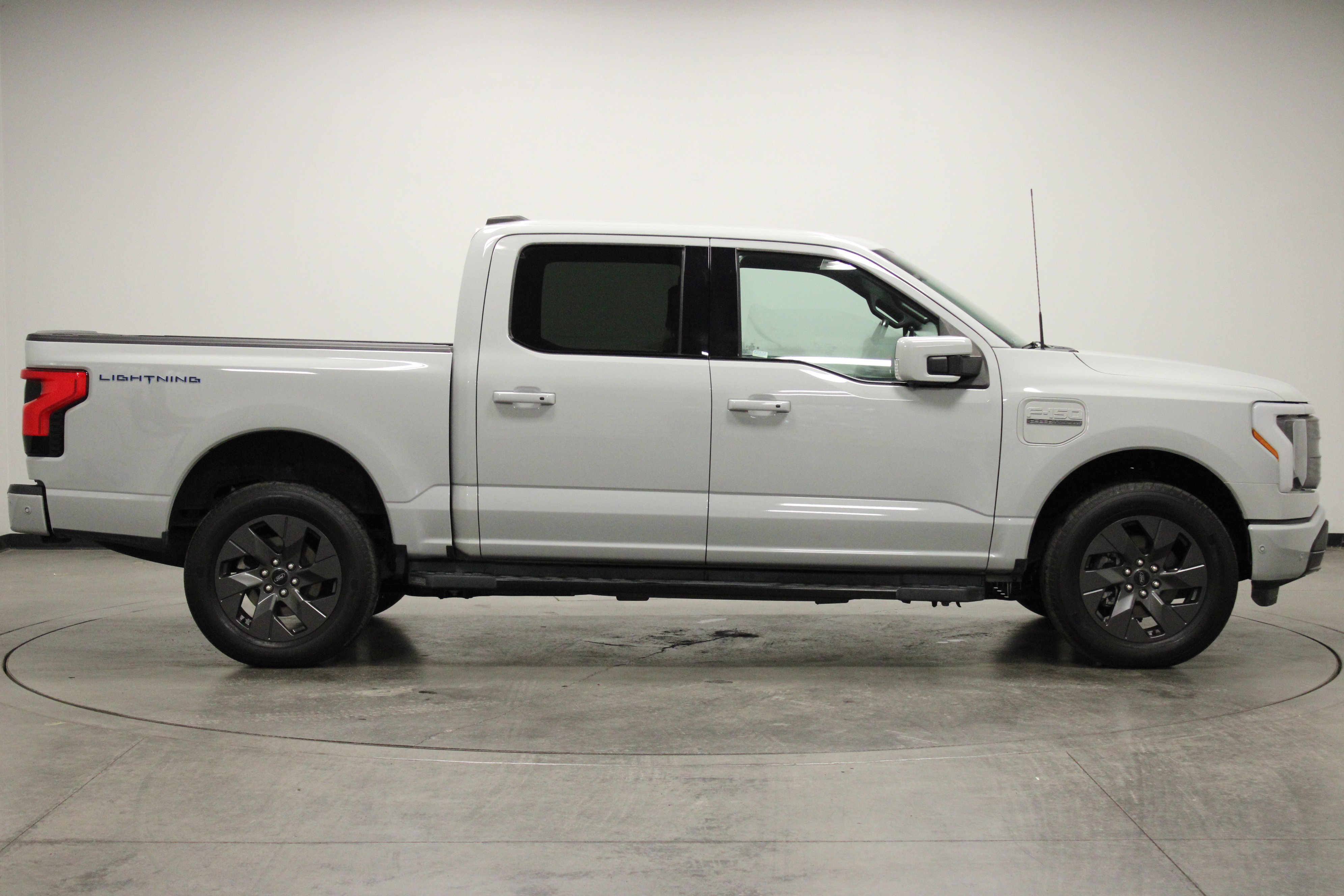 Used 2023 Ford F150 Lightning Lariat w/ Equipment Group 511A High image 9