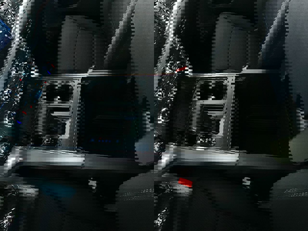 New 2025 Ford F150 XLT w/ Equipment Group 302A MID image 32