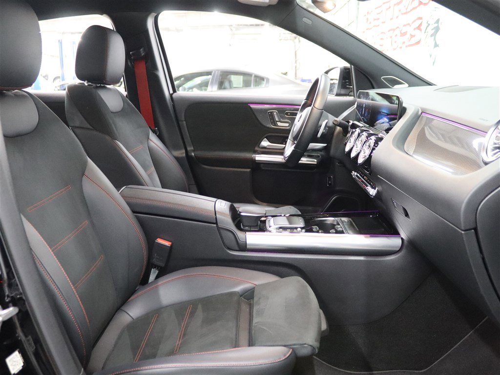 Used 2021 Mercedes-Benz GLA 35 AMG 4MATIC image 16