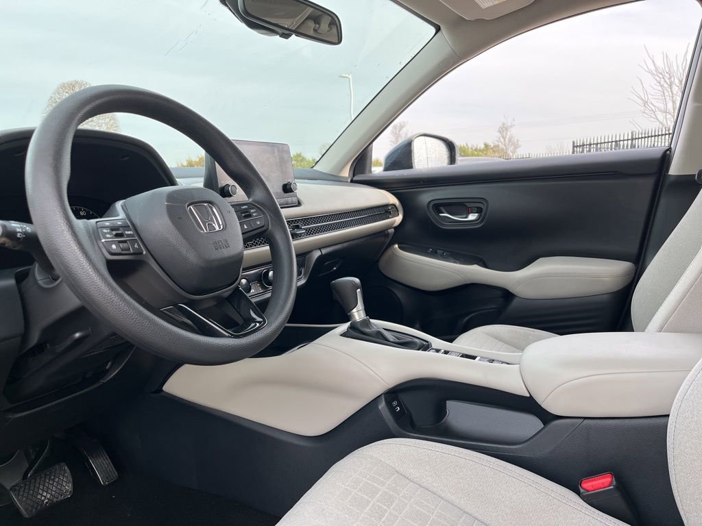 Certified 2025 Honda HR-V LX image 18