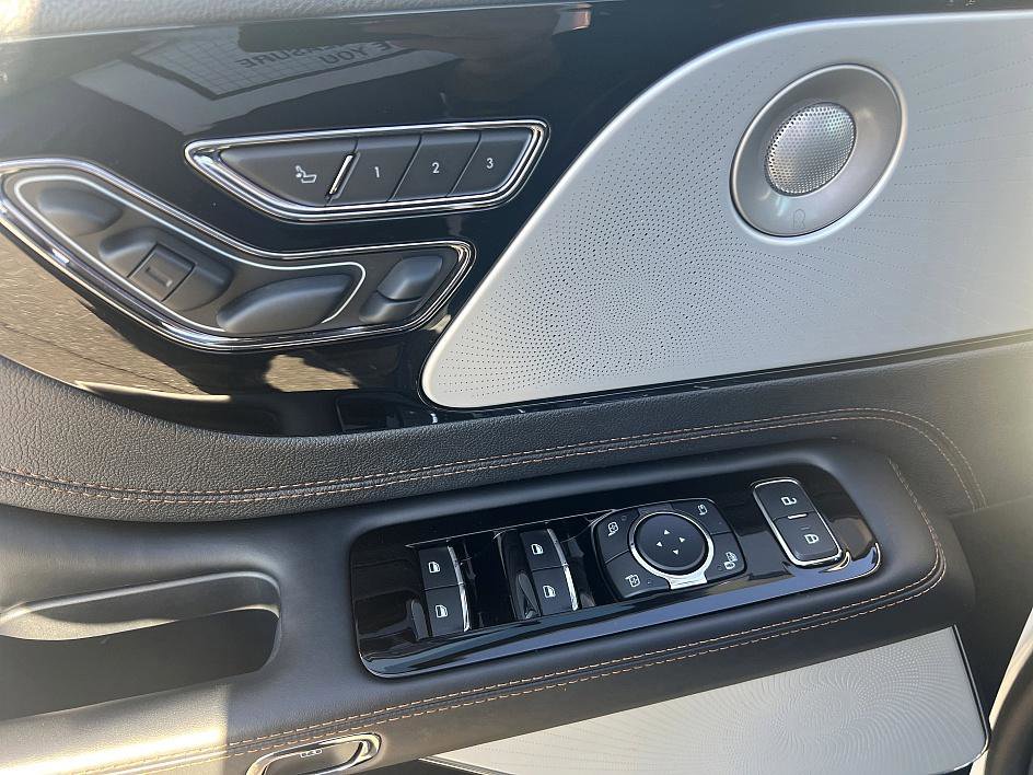 Used 2025 Lincoln Aviator Black Label image 20
