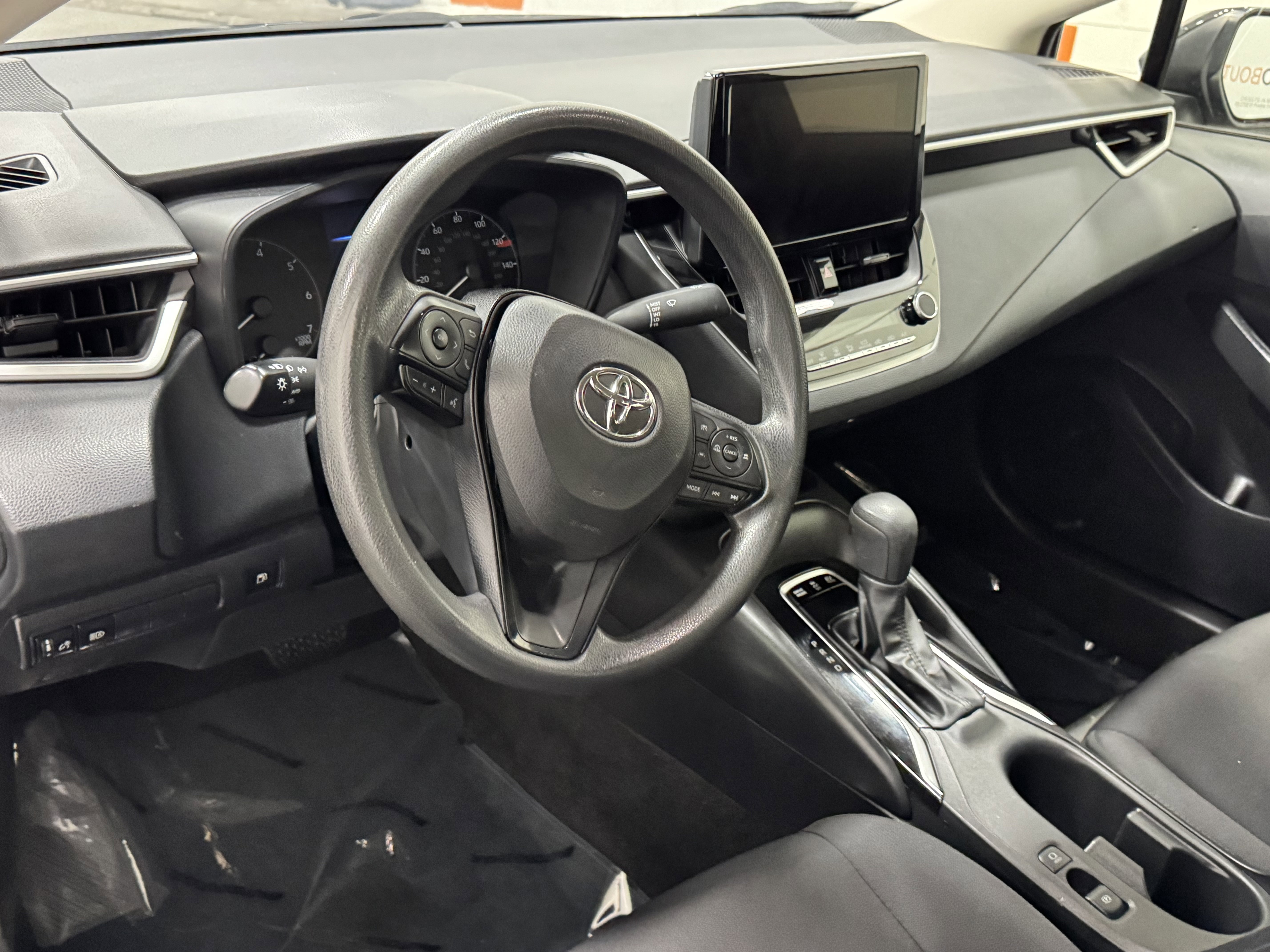 Used 2023 Toyota Corolla LE image 8