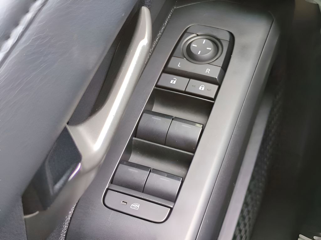 Used 2025 Toyota Tacoma Trailhunter image 23