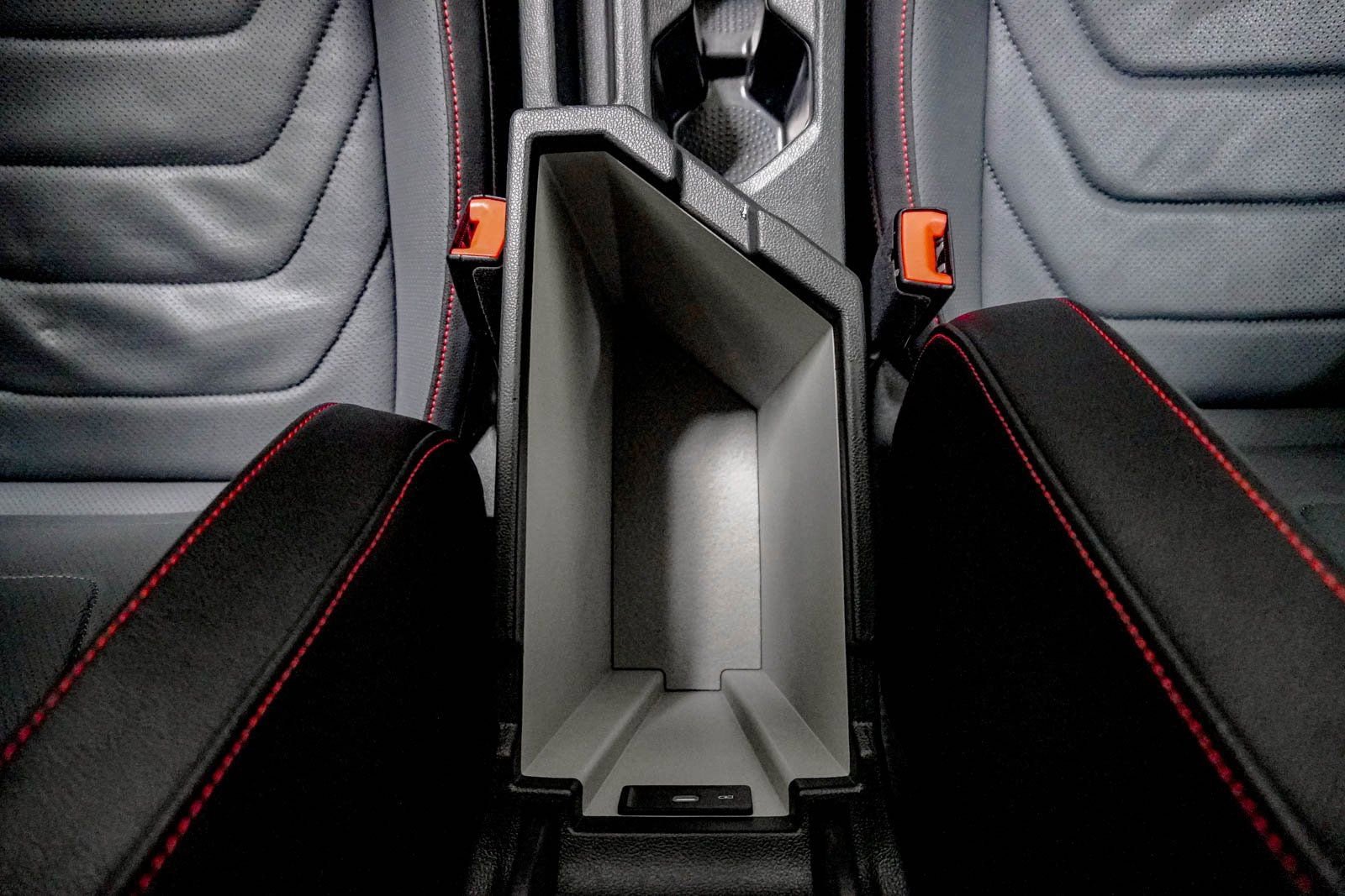 Used 2025 Volkswagen Jetta GLI Autobahn FWD image 28