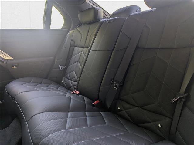 New 2025 BMW 750e xDrive w/ Premium Package image 17