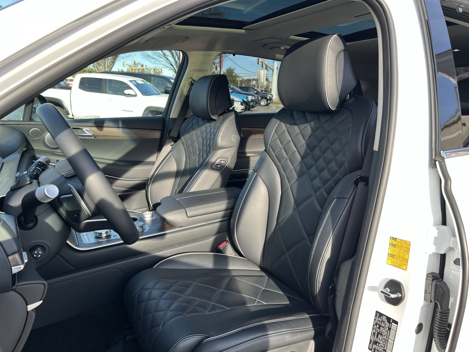 Used 2025 Genesis GV80 3.5T Prestige image 13