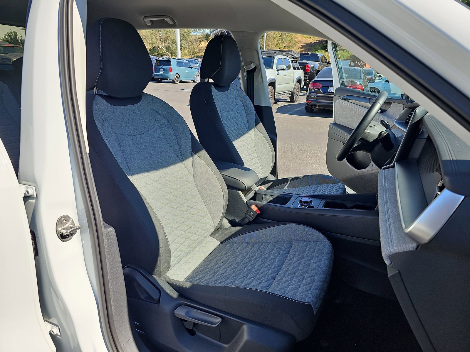 Used 2025 Volkswagen Tiguan S image 13