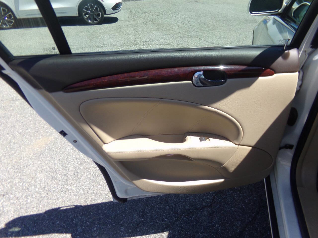 Used 2007 Buick Lucerne CXL FWD image 42