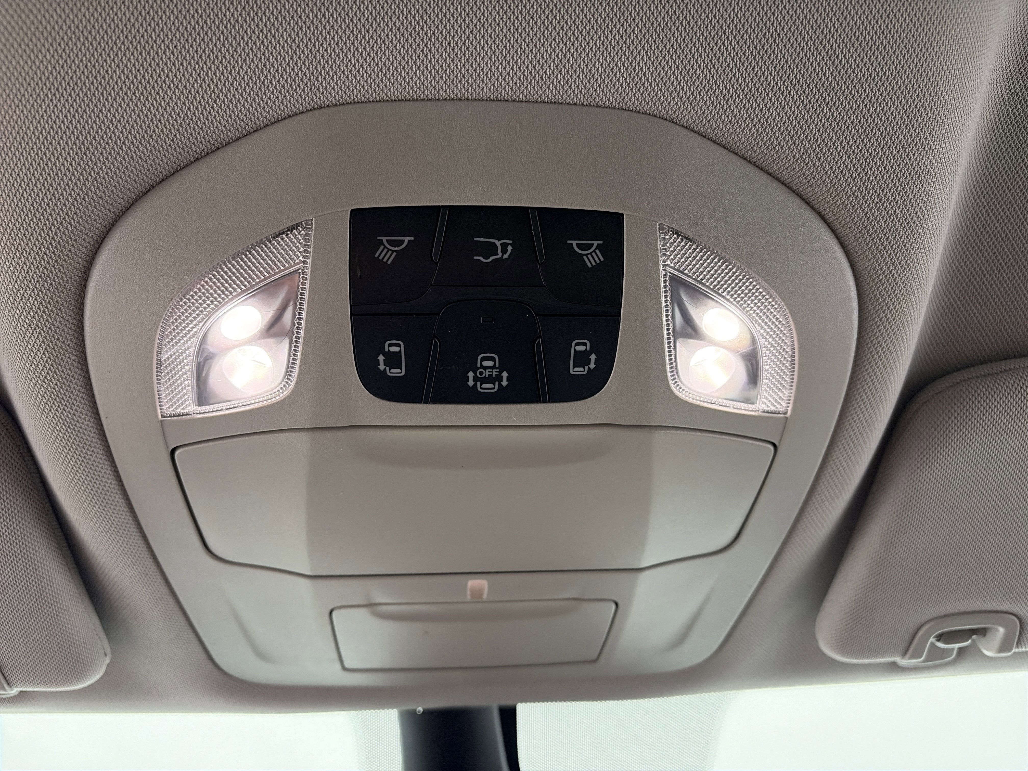 Used 2024 Chrysler Pacifica Touring-L image 29