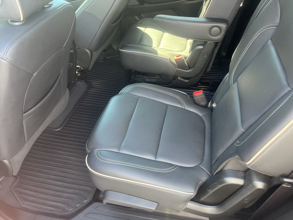 Used 2023 Chevrolet Traverse Premier w/ Redline Edition AWD/4WD image 43