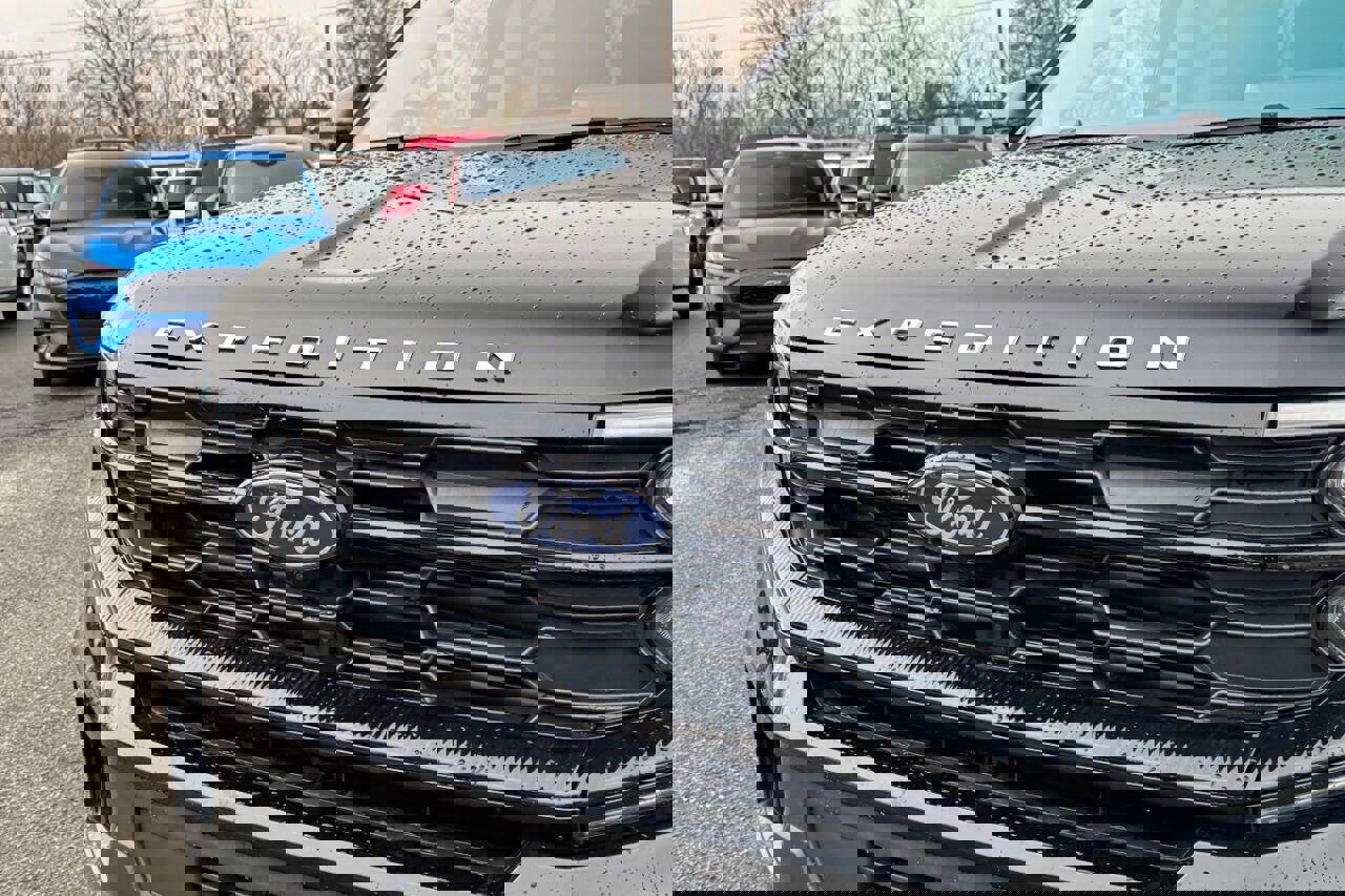 Used 2025 Ford Expedition Max Active image 9