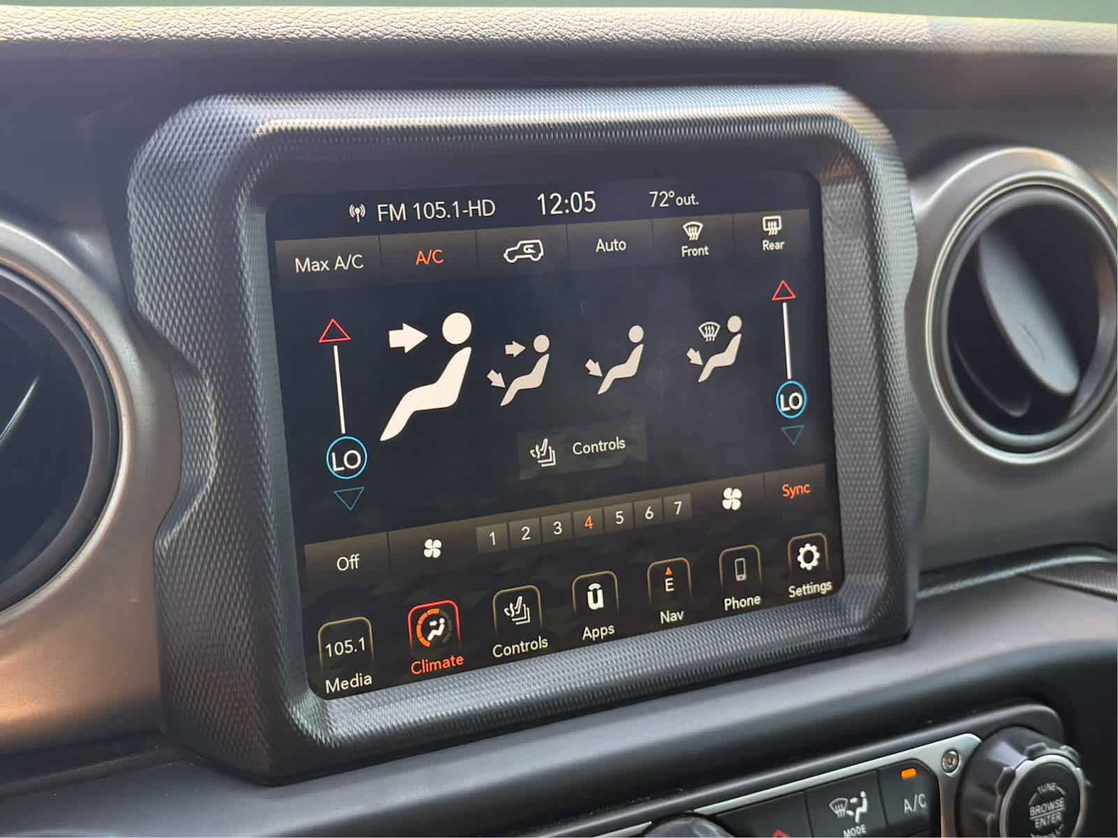 Used 2023 Jeep Wrangler Unlimited w/ Cold Weather Group AWD/4WD image 26