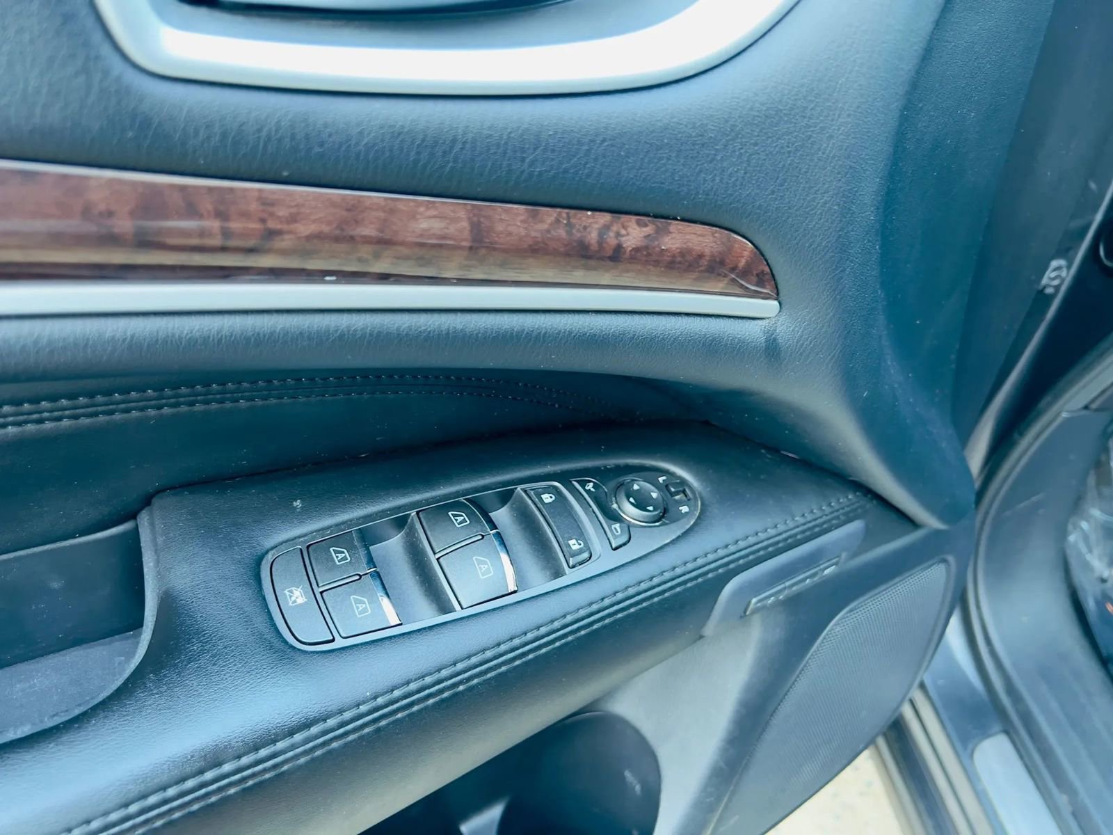 Used 2014 INFINITI QX60 AWD w/ Deluxe Touring Package image 32