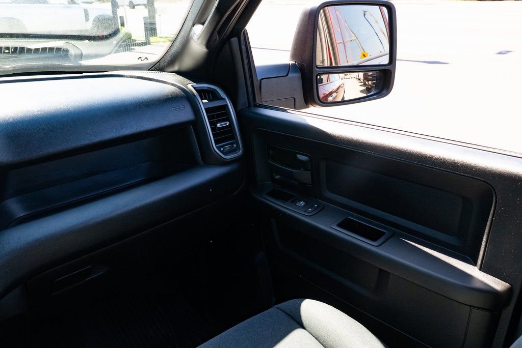 Used 2024 RAM 2500 Tradesman w/ Chrome Appearance Group image 10