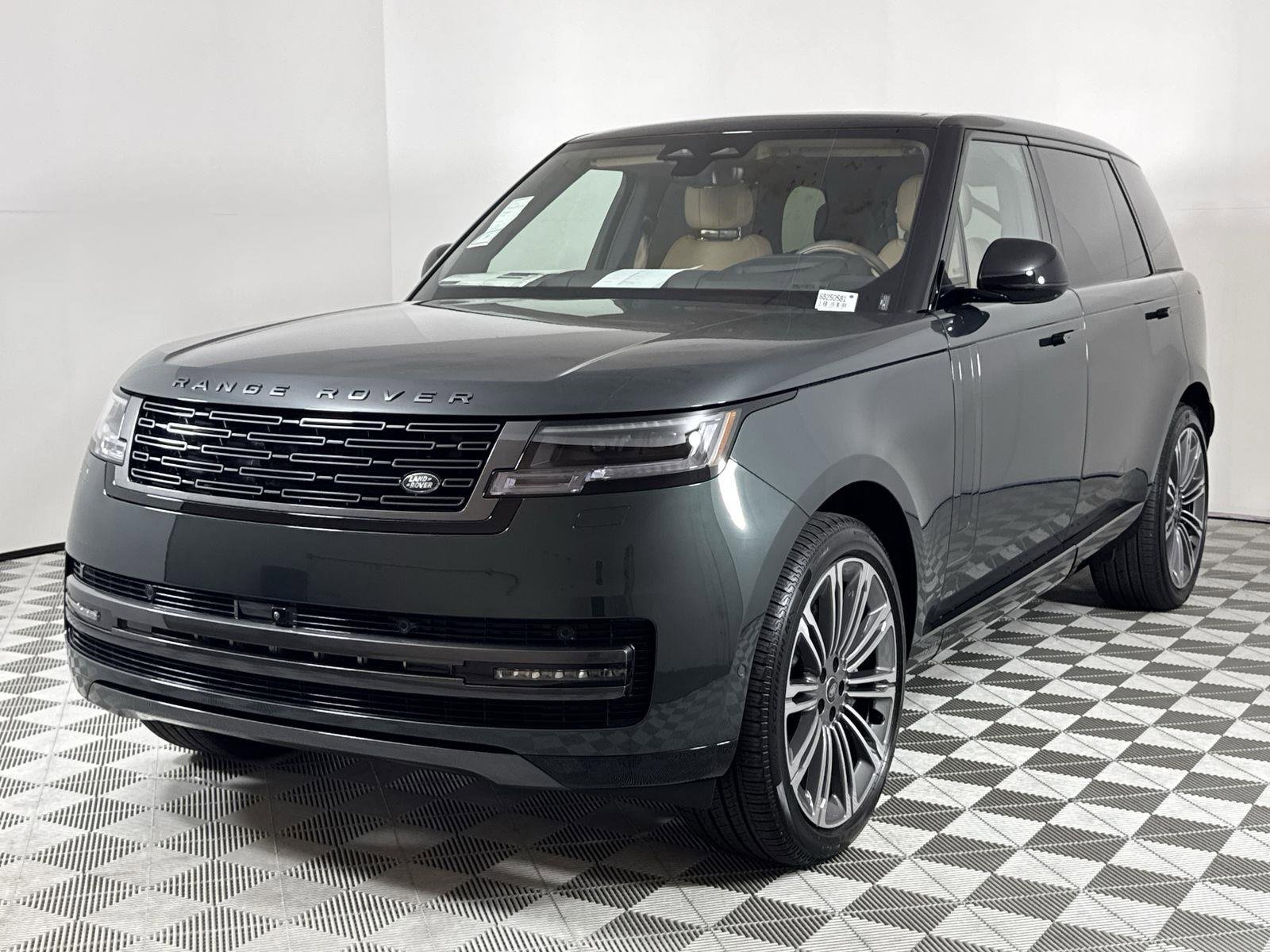 New 2025 Land Rover Range Rover Long Wheelbase SE