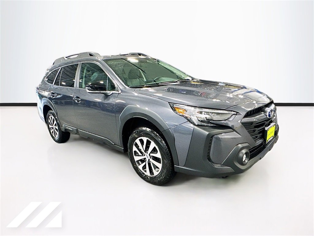 Used 2025 Subaru Outback Premium image 3