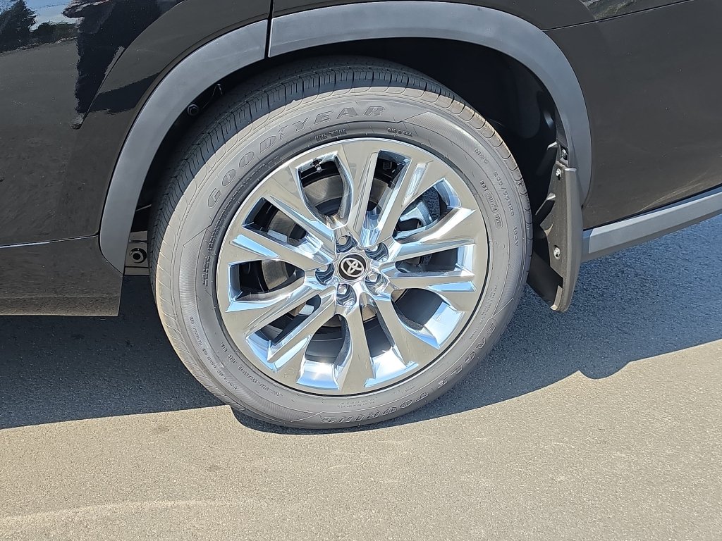 New 2026 Toyota Highlander Limited AWD/4WD image 11
