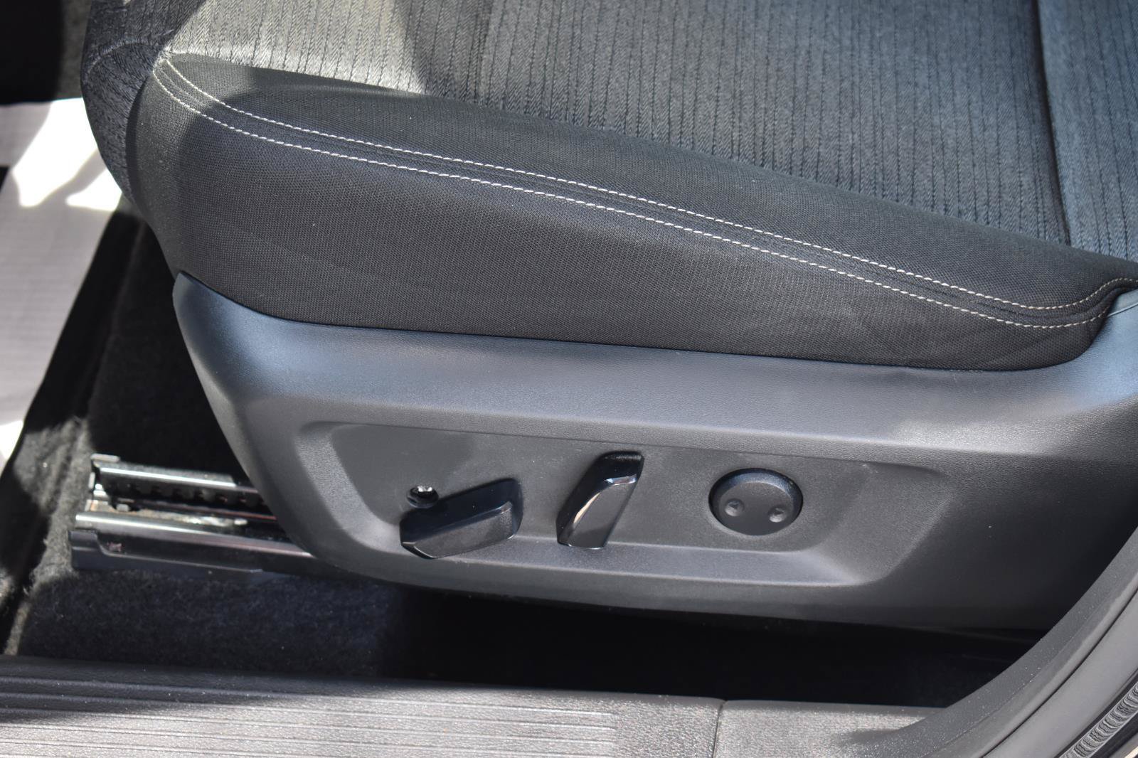 Used 2021 Nissan Rogue SV FWD image 28