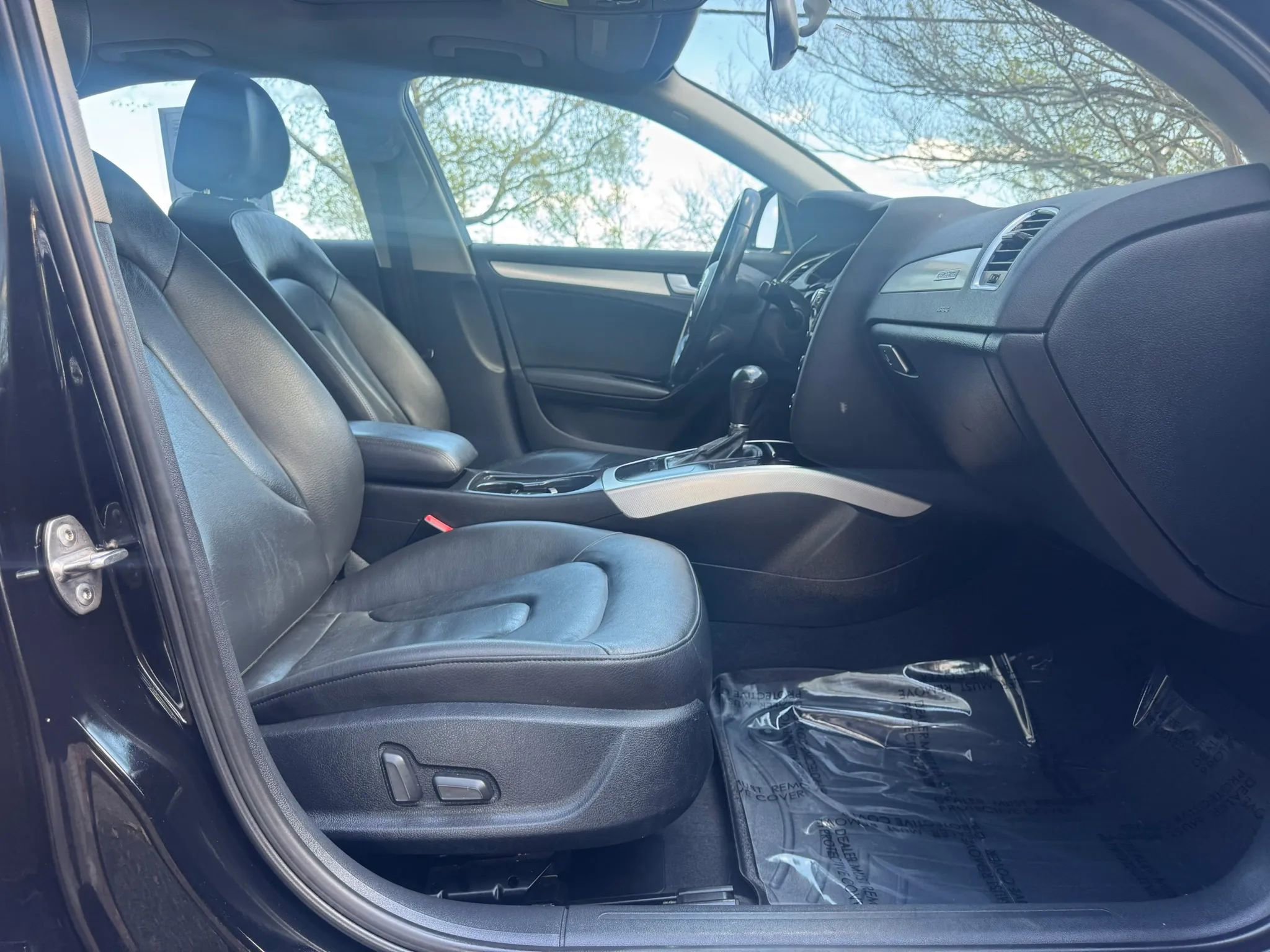 Used 2009 Audi A4 2.0T Premium image 11