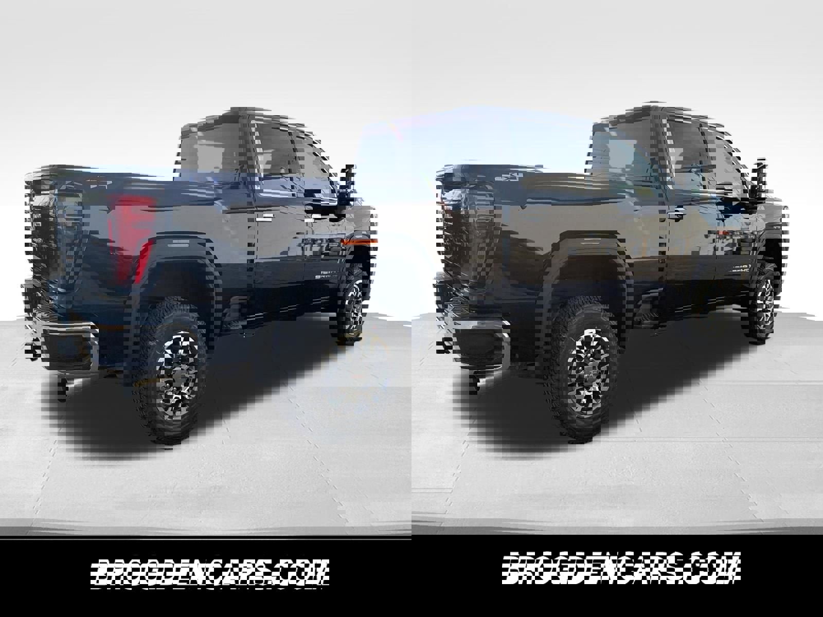 New 2026 GMC Sierra 2500 SLT w/ SLT Convenience Package image 3