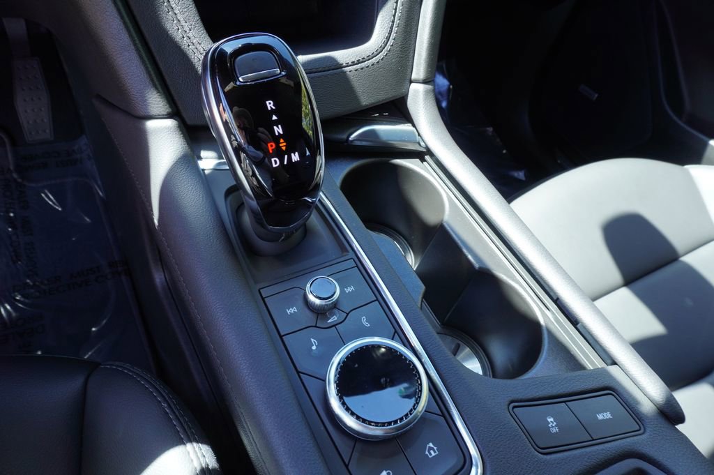 Certified 2025 Cadillac XT5 Luxury image 18