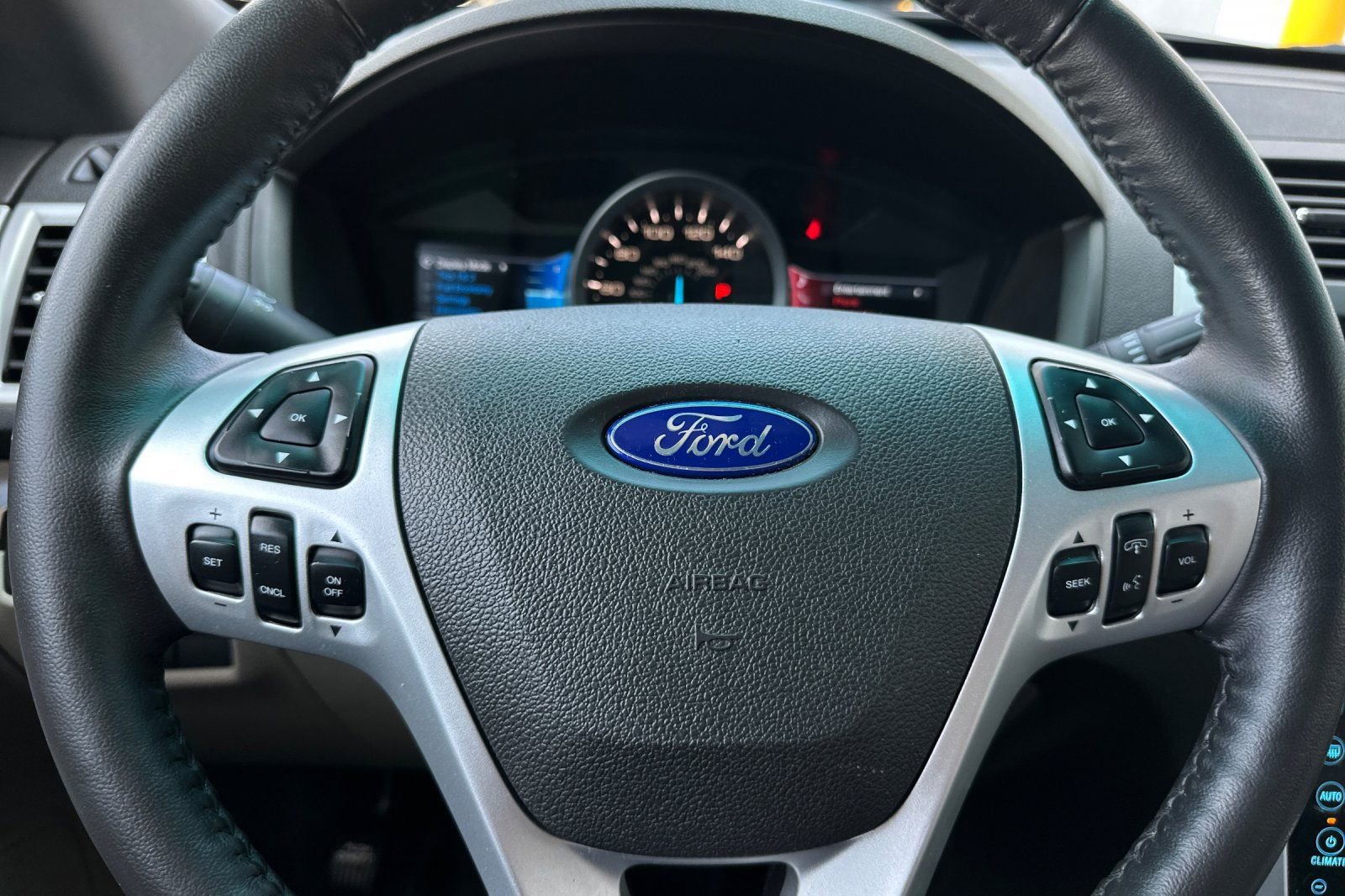 Used 2012 Ford Explorer Limited image 24