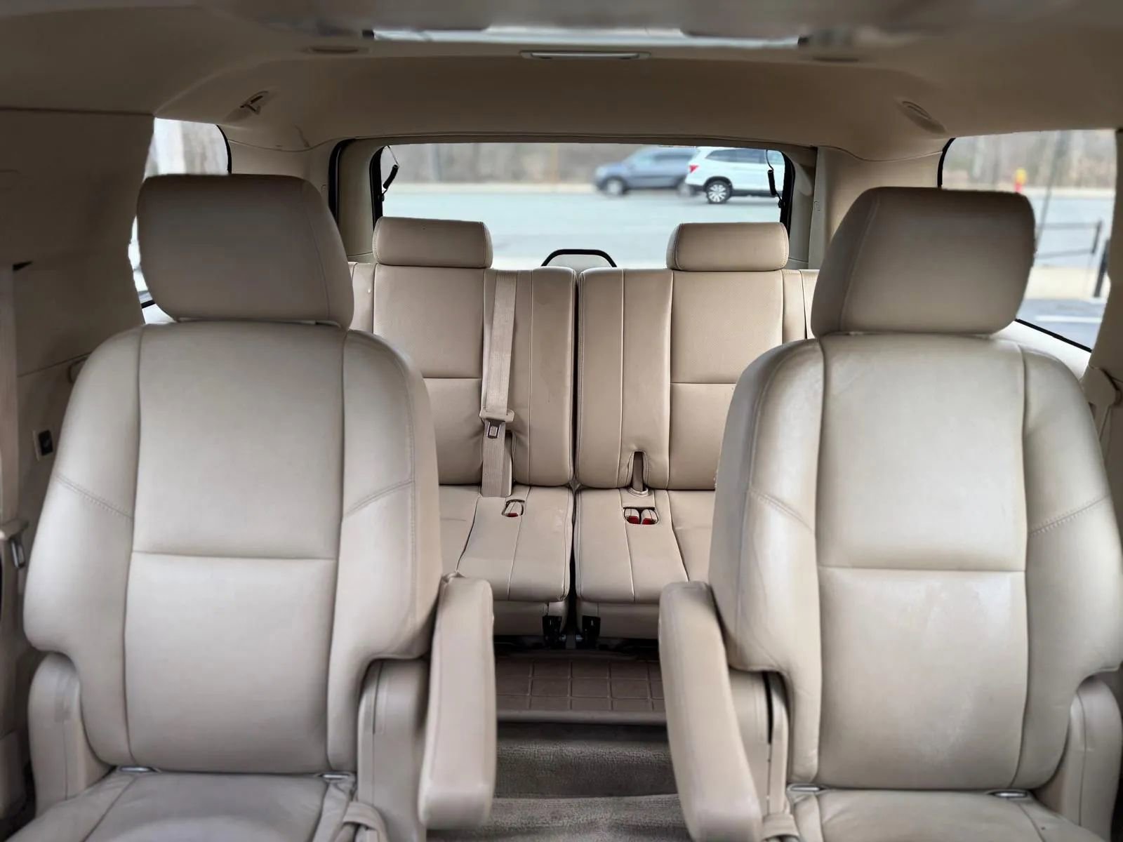Used 2013 Cadillac Escalade Premium image 12