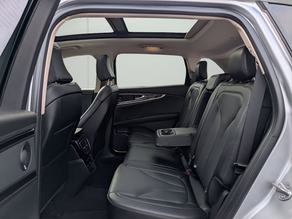 Certified 2023 Lincoln Nautilus Reserve w/ Luxury Package image 11