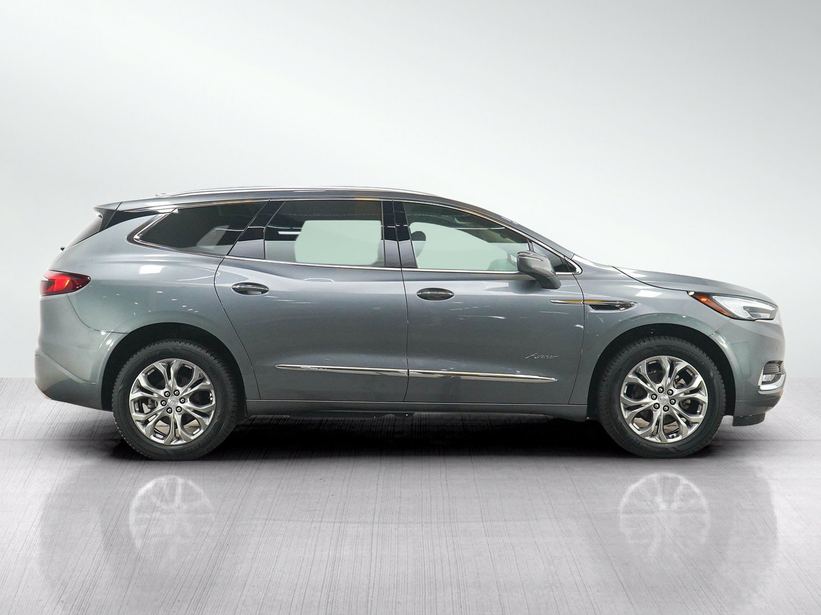 Used 2020 Buick Enclave Avenir w/ Avenir Technology Package AWD/4WD image 6