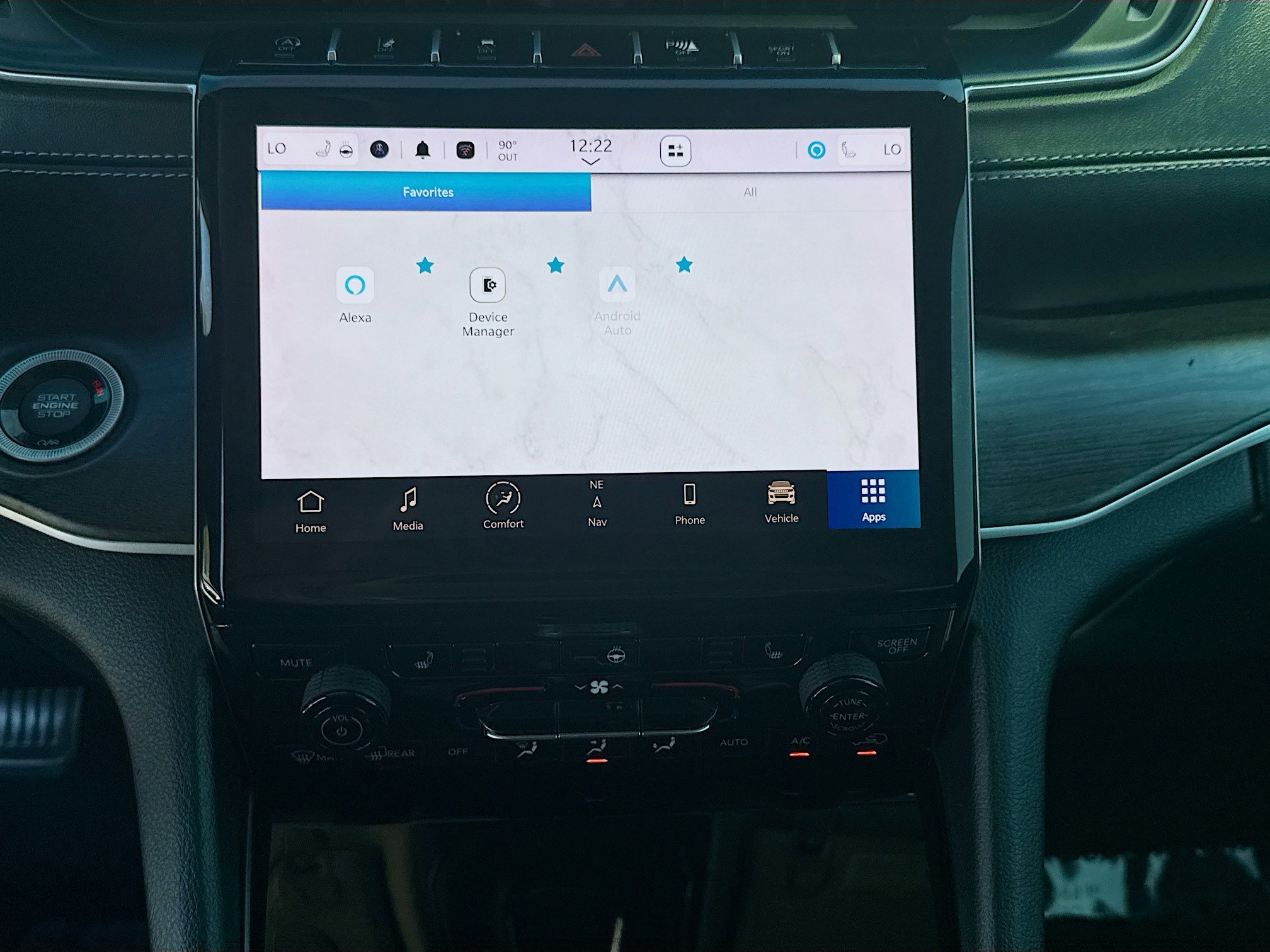 Used 2024 Jeep Grand Cherokee Limited w/ Black Appearance Package image 12