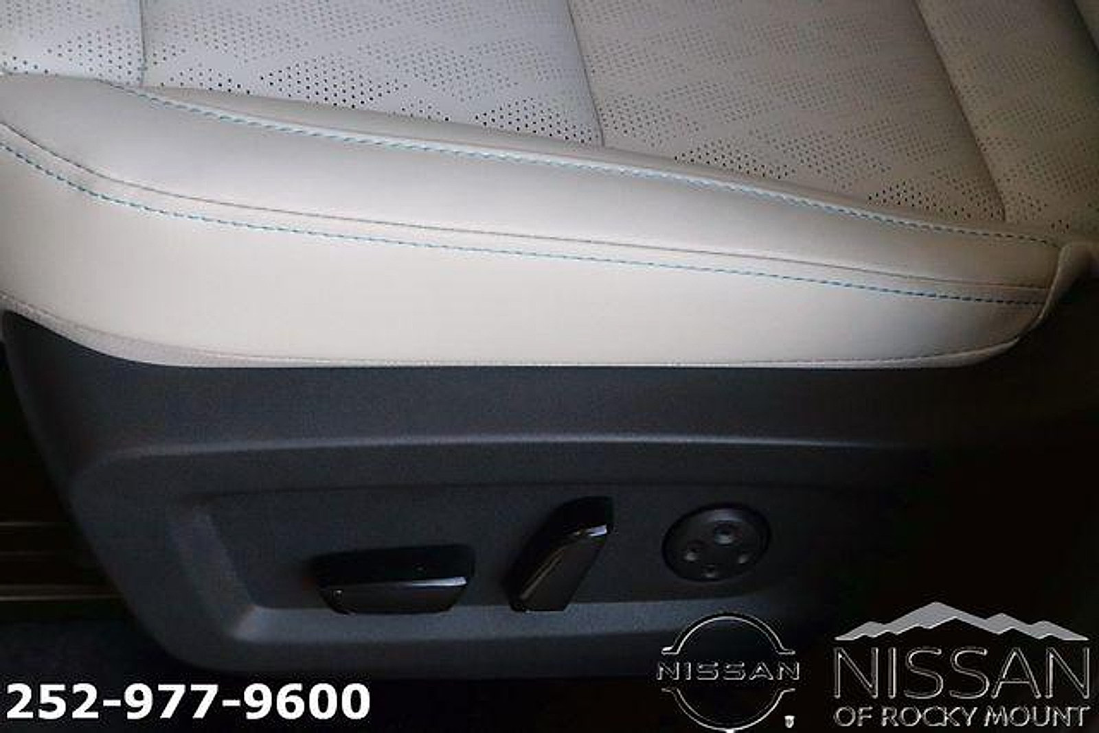New 2026 Nissan Murano Platinum w/ Cargo Package AWD/4WD image 17