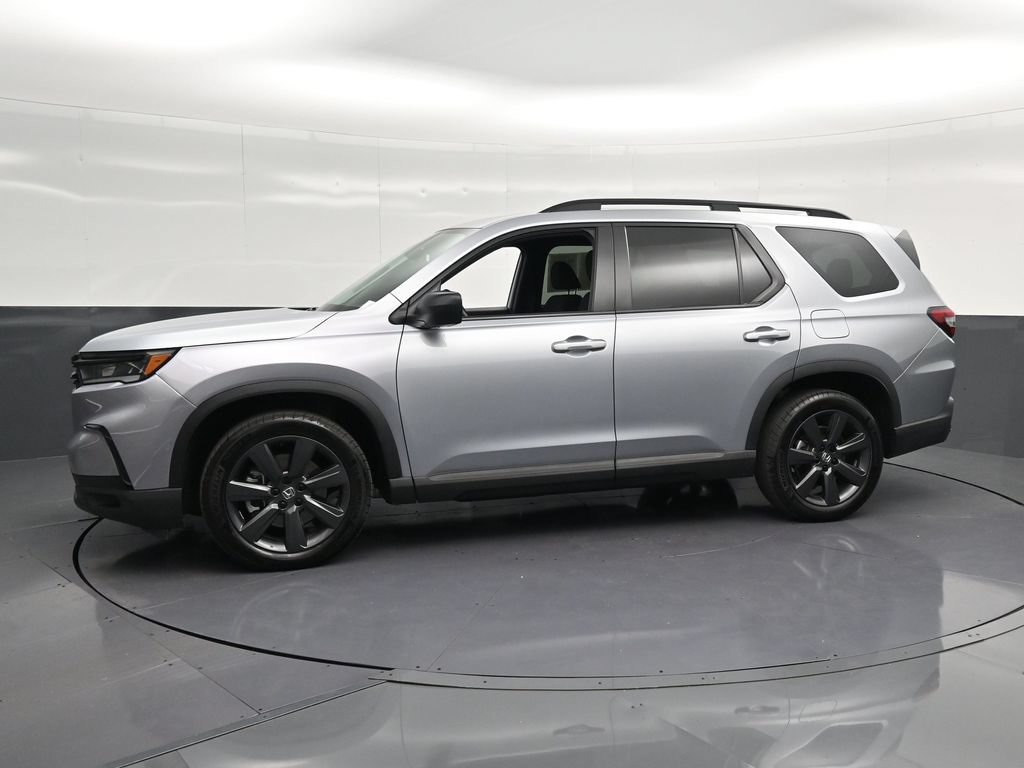 Used 2025 Honda Pilot Sport image 7
