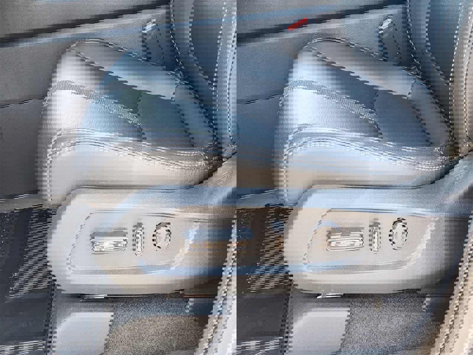 Used 2024 Honda Pilot Touring image 23