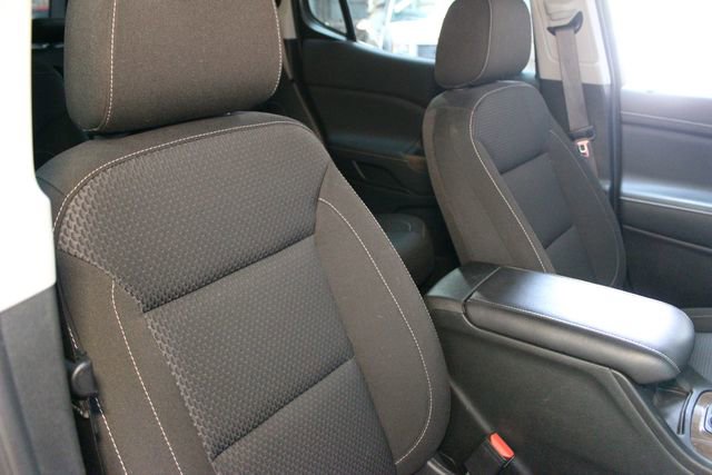 Used 2023 GMC Acadia SLE FWD image 11