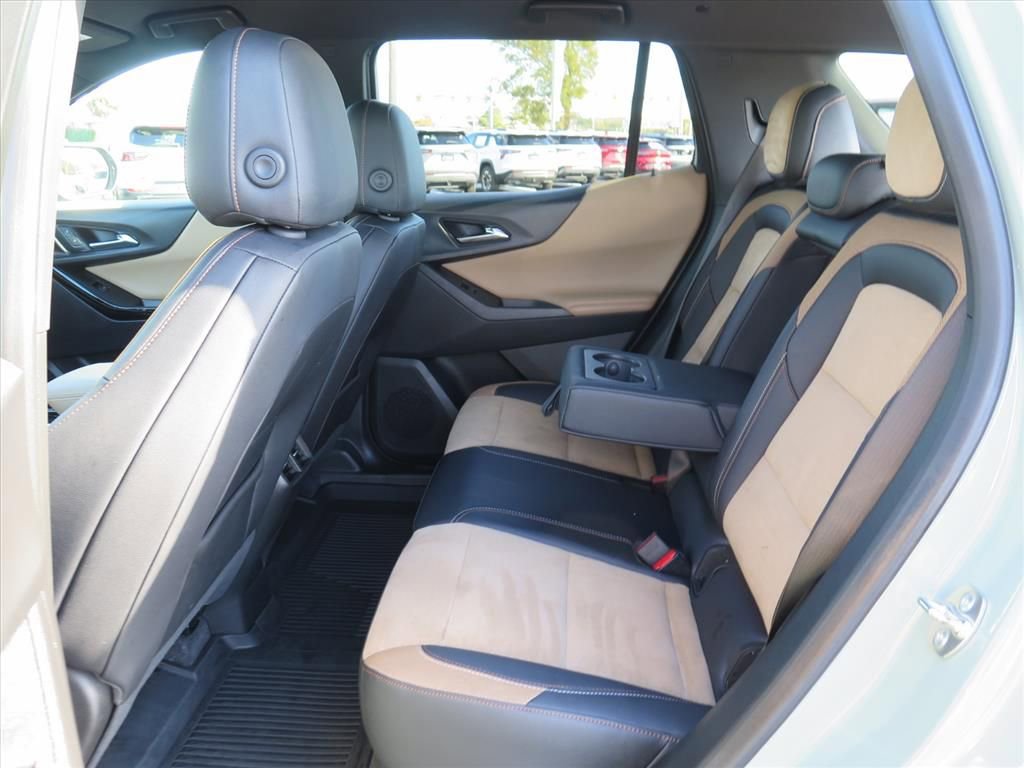 Used 2025 Chevrolet Equinox ACTIV w/ Safety and Technology Package image 16