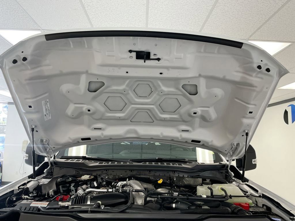 New 2026 Ford F350 4x4 Crew Cab Super Duty image 13