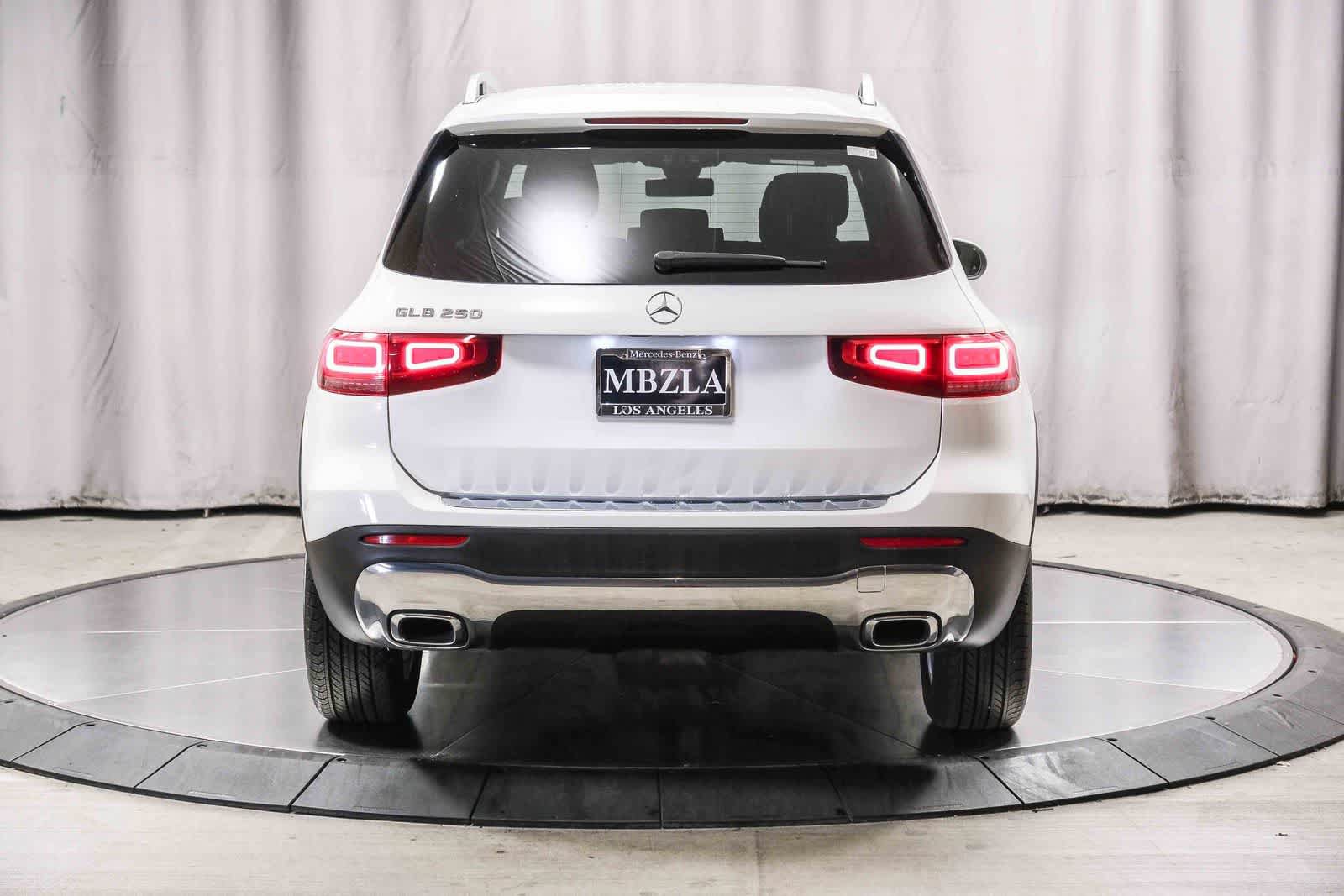 Used 2021 Mercedes-Benz GLB 250 image 3