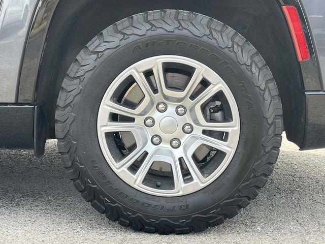 Used 2023 Jeep Wagoneer L 4WD w/ Convenience Group I image 11