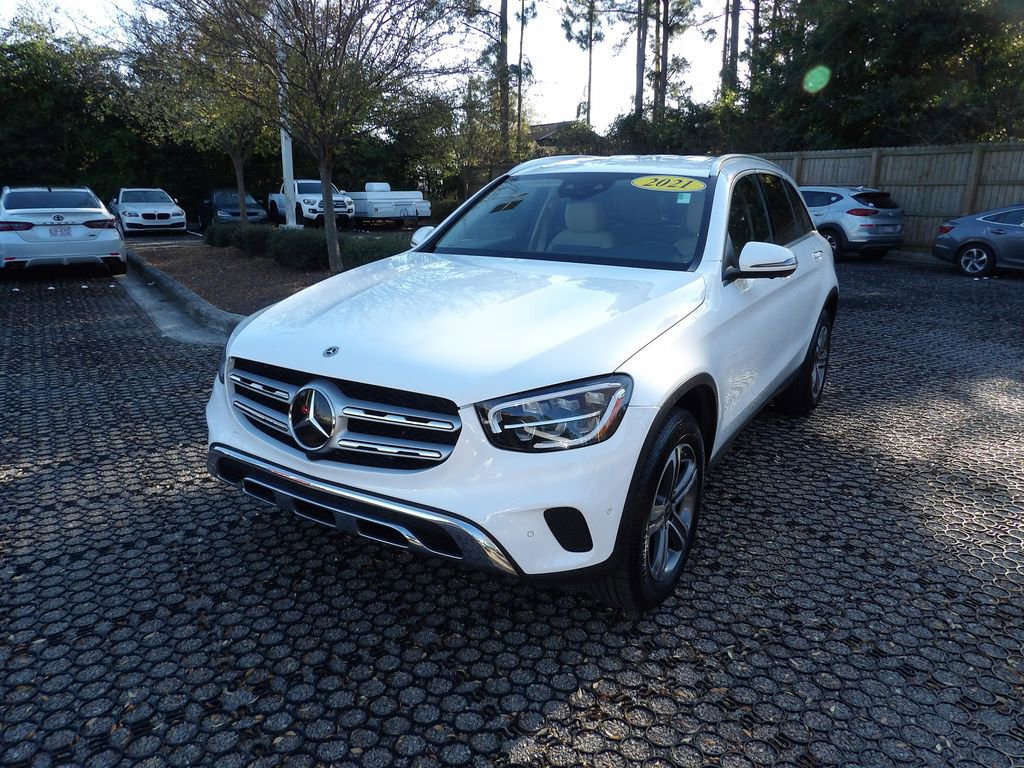 Used 2021 Mercedes-Benz GLC 300 4MATIC image 3