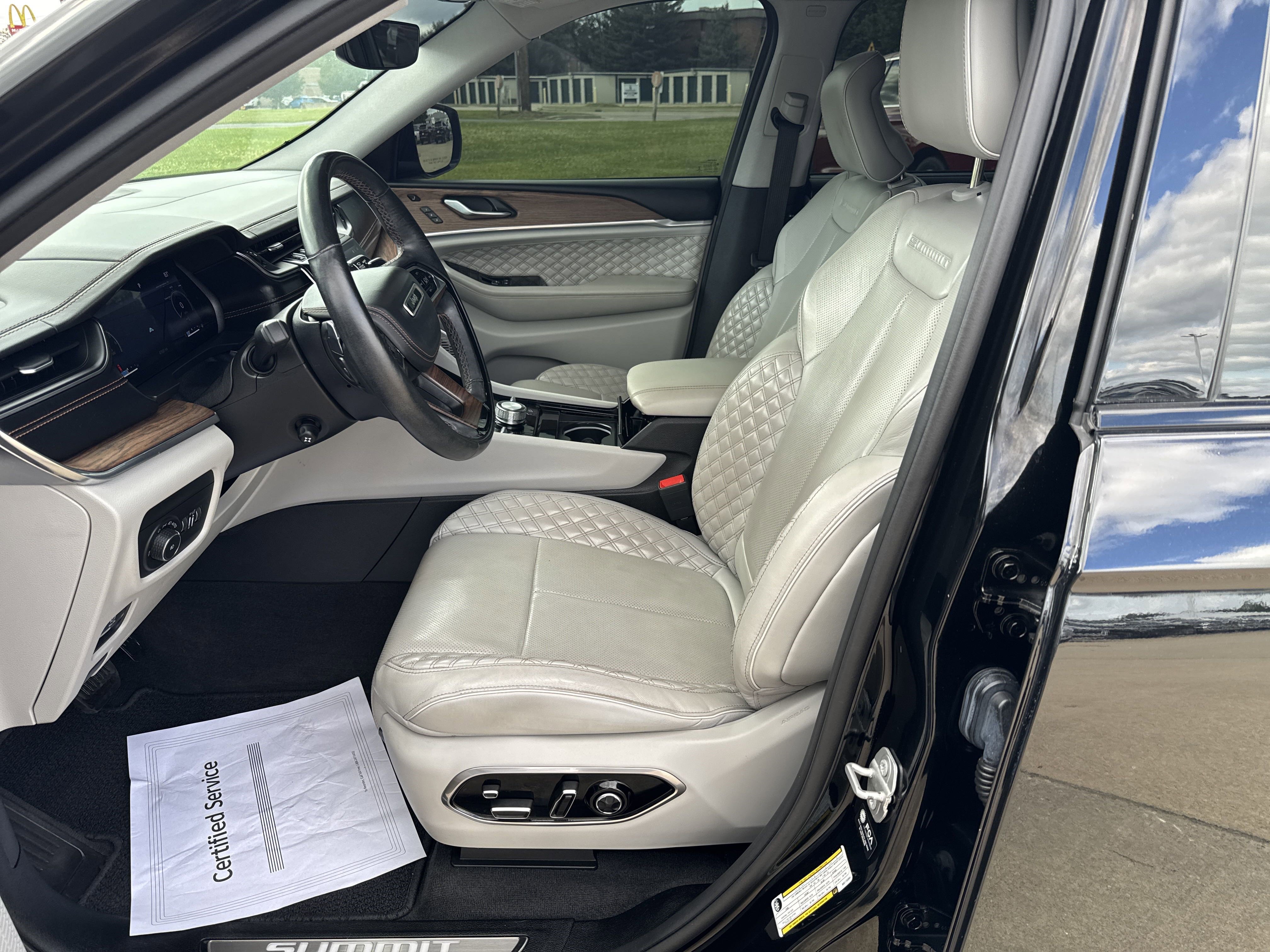 Used 2021 Jeep Grand Cherokee L Summit w/ Luxury Tech Group V image 10