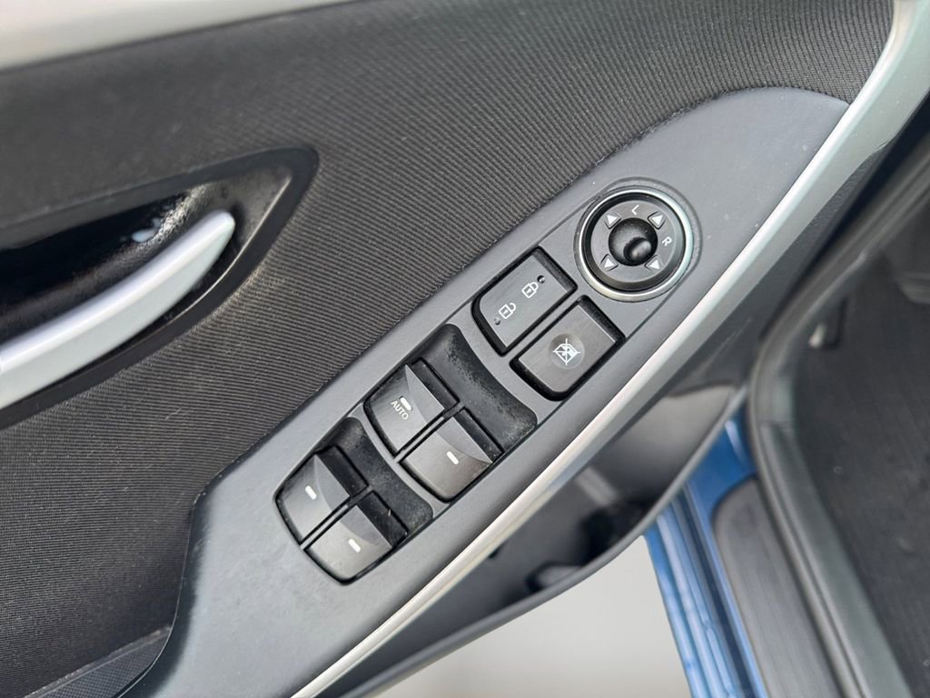 Used 2016 Hyundai Elantra GT w/ Option Group 02 image 16